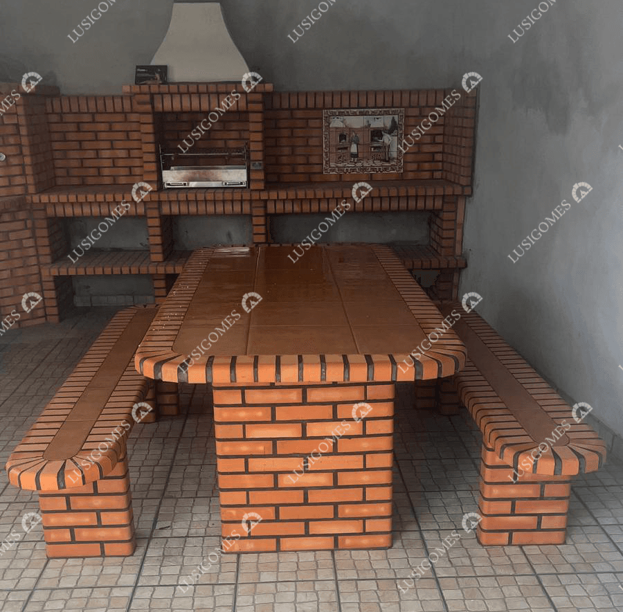 Mesa em Tijolo Rústico